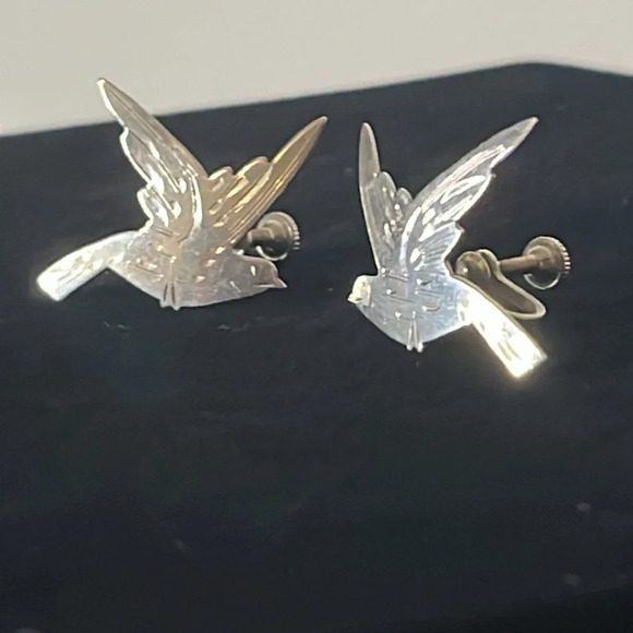 Jewelry - Sterling Silver Vintage Screw Back Swallow Bird Earrings